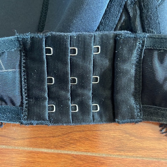 Victoria's Secret Dream Angels Black Lace Halter 32B Bra - Picture 6 of 8